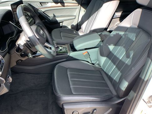 Used 2023 Audi Q5 2.0T Premium Plus w/ Premium Plus Package AWD/4WD image 13