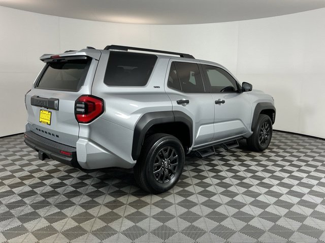 Used 2025 Toyota 4Runner SR5 AWD/4WD image 5
