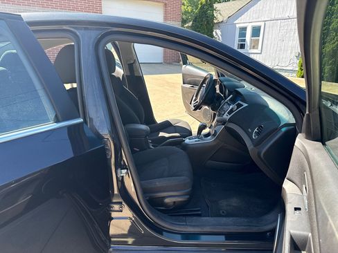 Used 2011 Chevrolet Cruze LT FWD image 11