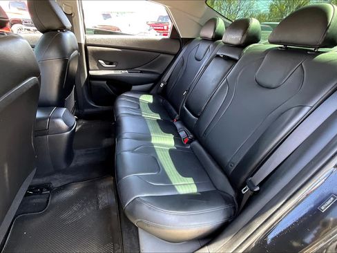 Used 2021 Hyundai Elantra Limited FWD image 21
