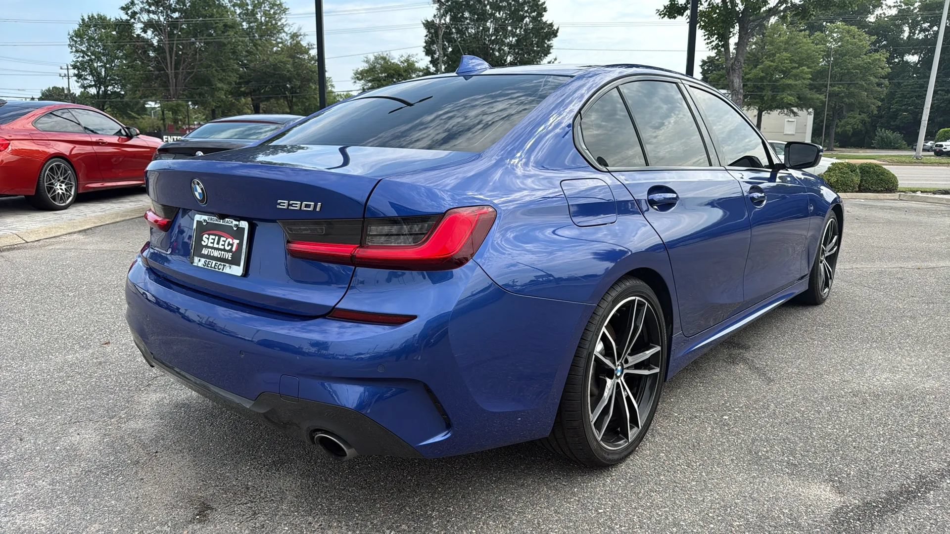 Used 2020 BMW 330i Sedan w/ M Sport Package RWD image 4