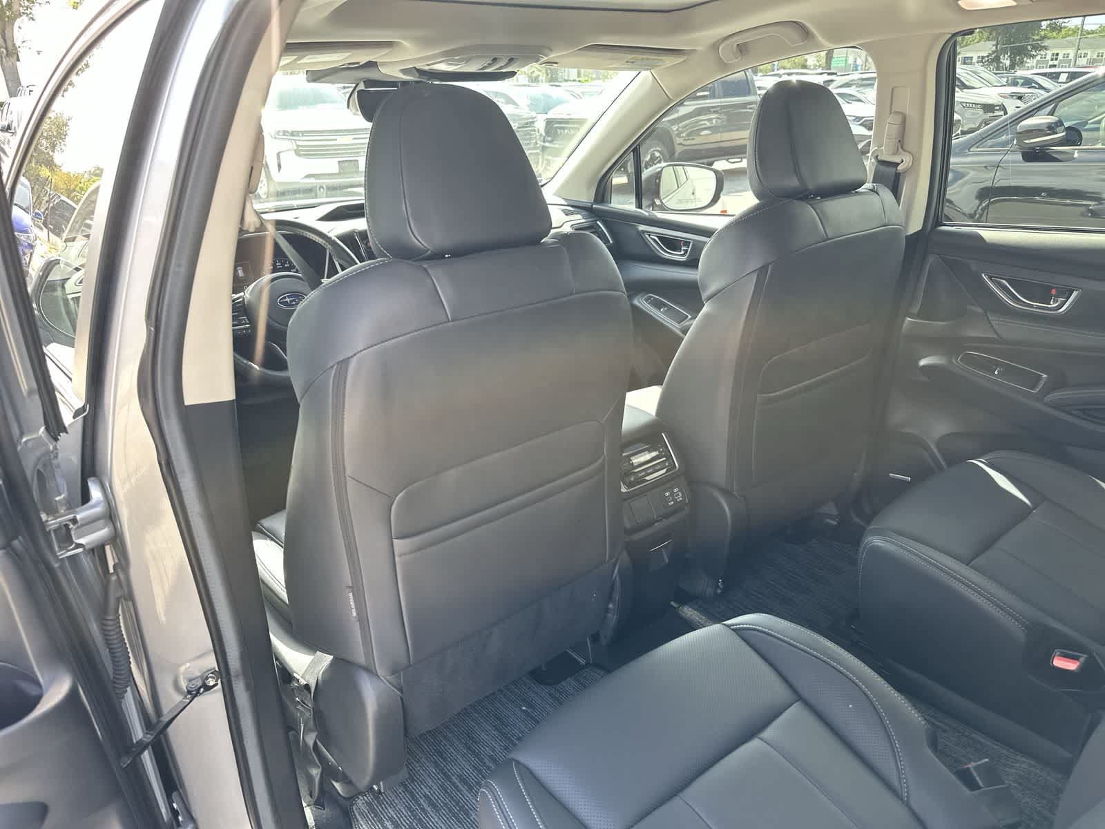 Used 2025 Subaru Ascent Limited AWD/4WD image 16