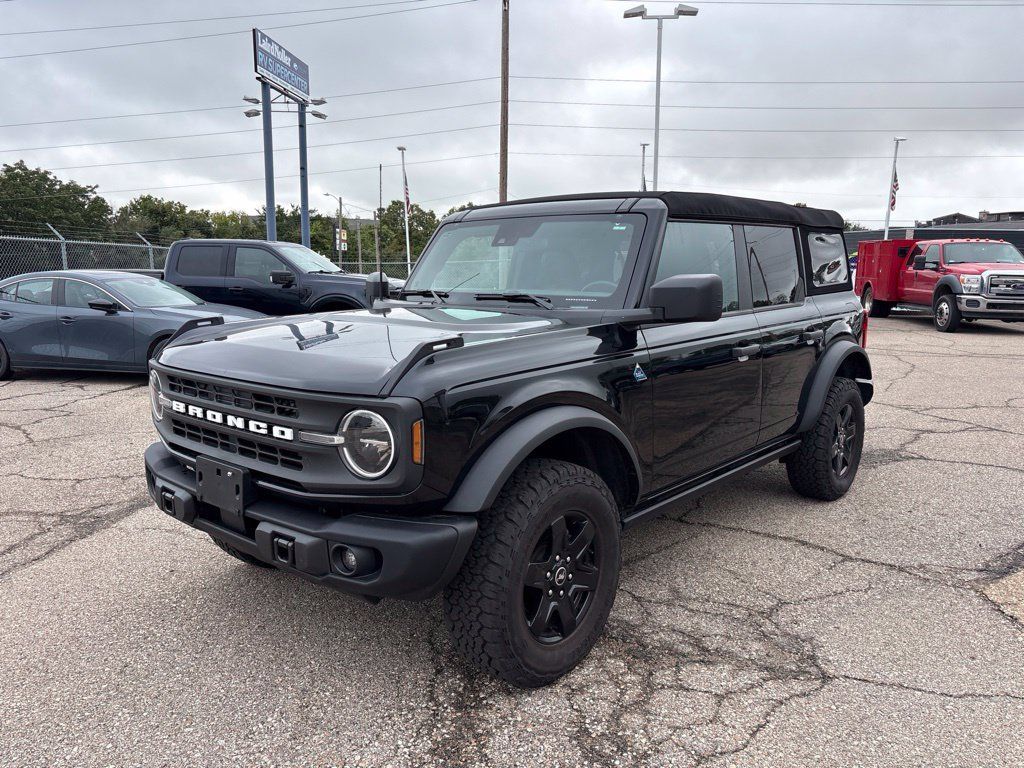 Used 2024 Ford Bronco Black Diamond AWD/4WD image 3