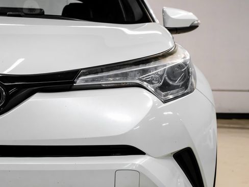 Used 2019 Toyota C-HR XLE image 52