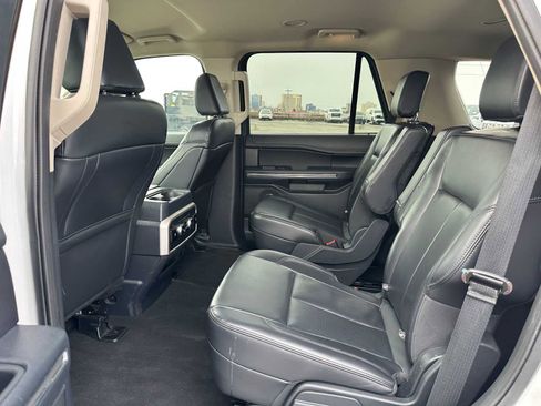 Used 2024 Ford Expedition XLT AWD/4WD image 18
