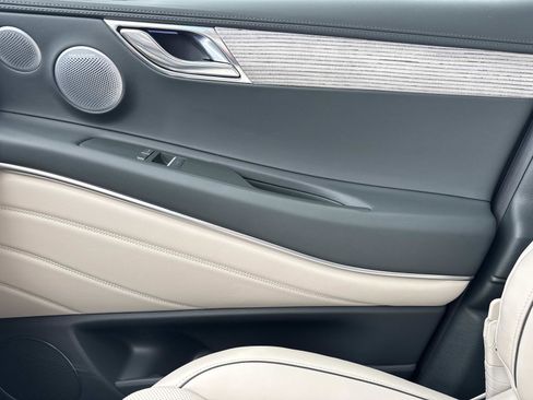 Used 2025 Genesis GV80 3.5T Prestige image 22