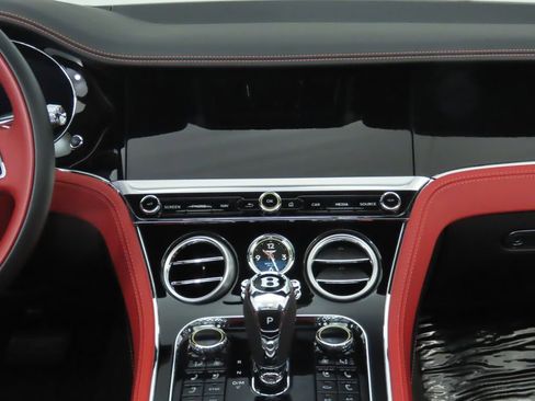 Used 2024 Bentley Continental GT S image 22