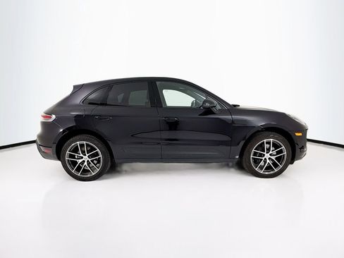Certified 2025 Porsche Macan AWD/4WD image 8