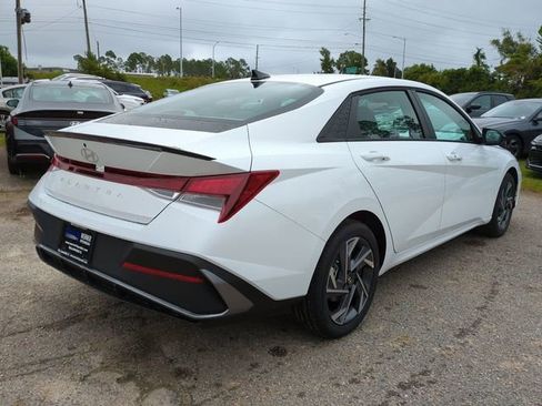 New 2025 Hyundai Elantra Sport image 5