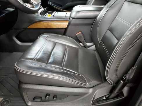 Used 2020 GMC Yukon Denali w/ Denali Ultimate Black Edition image 13