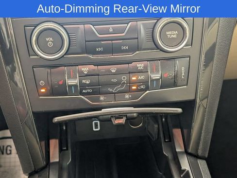 Used 2017 Ford Explorer XLT w/ Equipment Group 202A AWD/4WD image 25