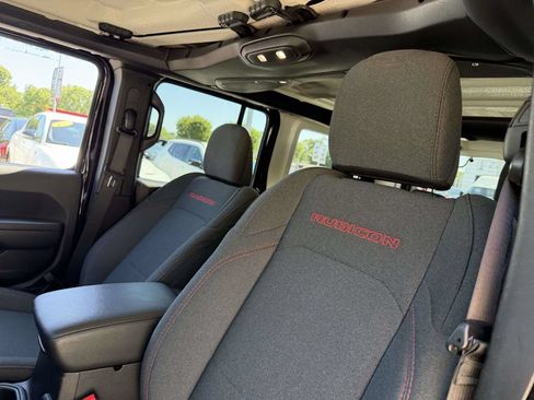 Used 2026 Jeep Wrangler Unlimited Rubicon AWD/4WD image 17