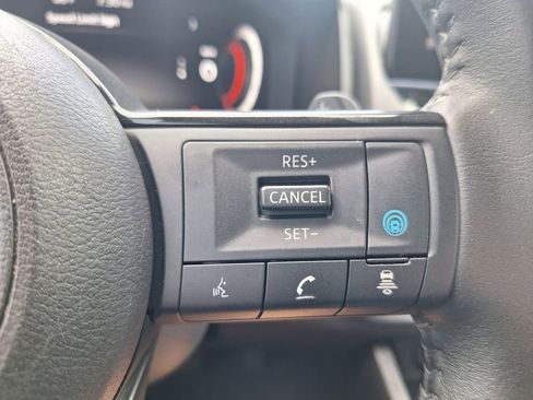 Used 2024 Nissan Rogue SL FWD image 14