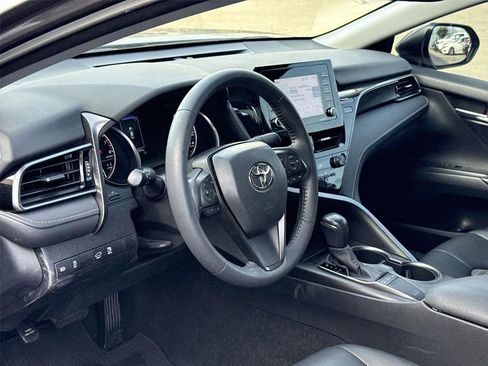 Used 2022 Toyota Camry SE w/ Convenience Package image 8