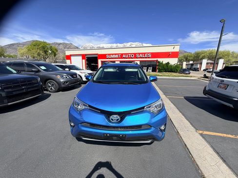 Used 2018 Toyota RAV4 Limited AWD/4WD image 9