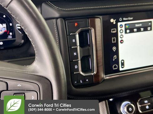 Used 2024 GMC Yukon Denali Ultimate AWD/4WD image 10