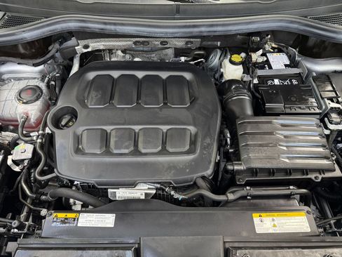 Used 2026 Volkswagen Tiguan SE AWD/4WD image 30