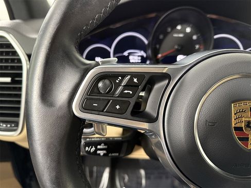 Certified 2023 Porsche Cayenne Platinum Edition image 38