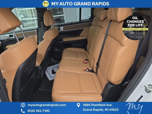 Used 2025 Hyundai Santa Fe Limited image 18