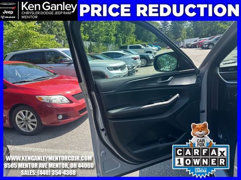 Used 2025 Jeep Grand Cherokee Altitude w/ Trailer Tow Package AWD/4WD image 13