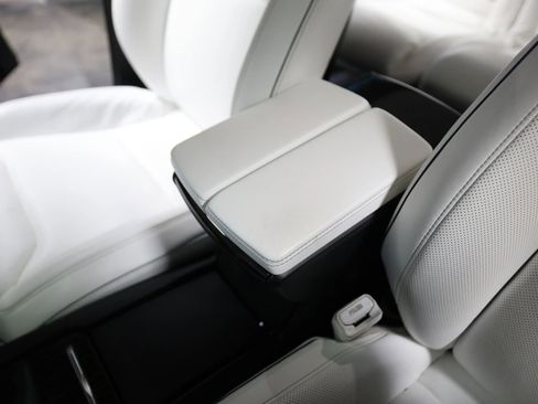 Used 2016 Tesla Model X Performance image 28