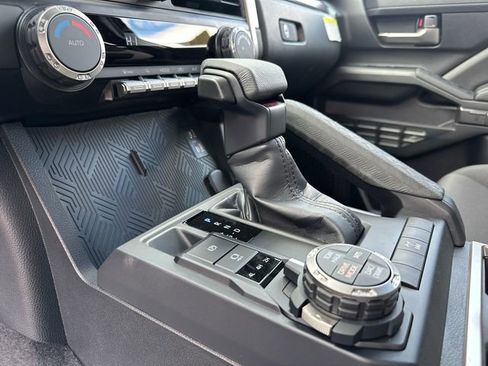 Certified 2026 Toyota Tacoma TRD Off-Road AWD/4WD image 33