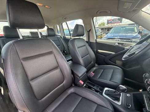 Used 2016 Volkswagen Tiguan S FWD image 24