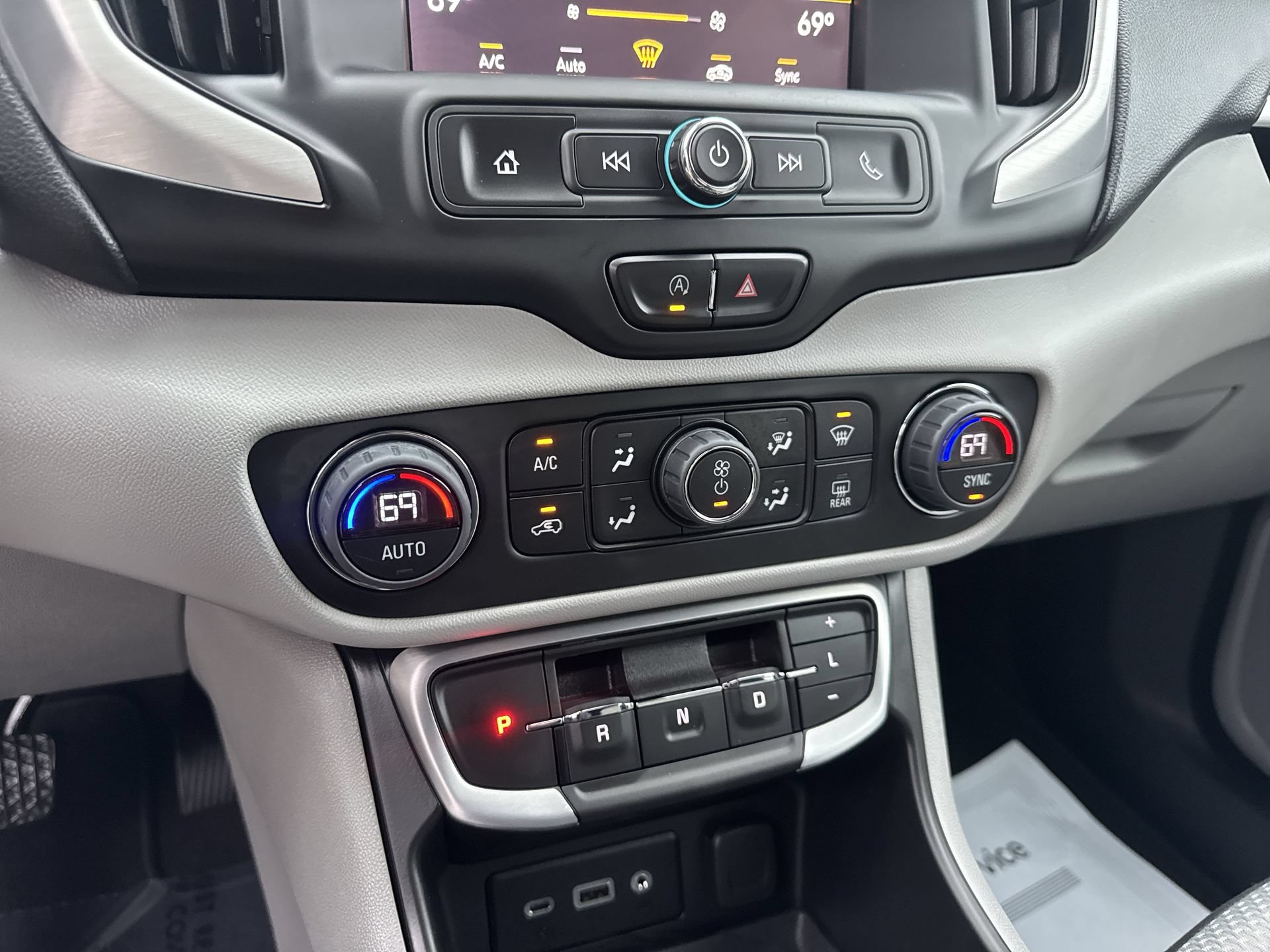 Certified 2022 GMC Terrain SLE w/ Driver Convenience Package AWD/4WD image 16