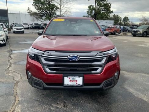 Certified 2025 Subaru Forester Limited image 2