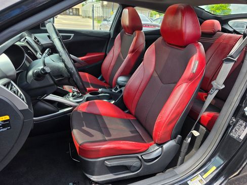 Used 2014 Hyundai Veloster w/ Technology Package 03 FWD image 9
