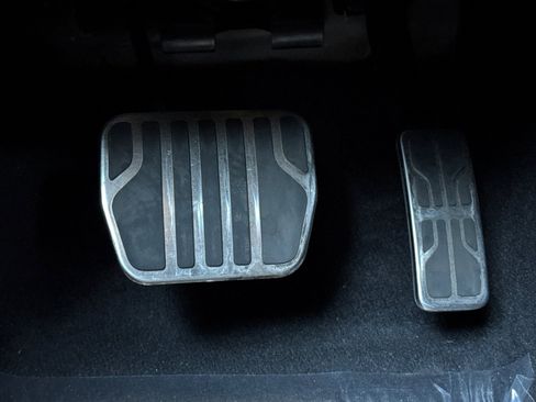 Used 2023 Jaguar F-TYPE R-Dynamic image 38