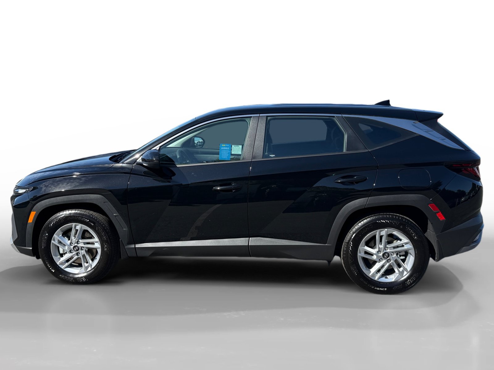 Certified 2026 Hyundai Tucson SE FWD image 2