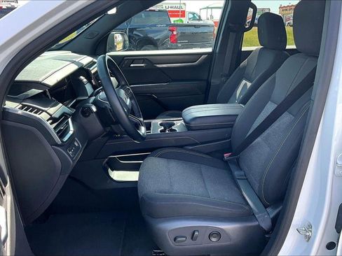 Used 2025 GMC Acadia Elevation image 23