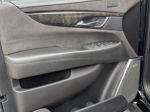 Used 2020 Cadillac Escalade Platinum image 15