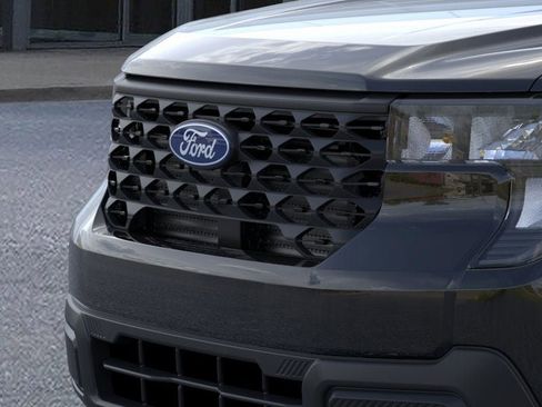 New 2025 Ford Maverick XL image 18