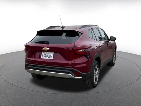 Used 2025 Chevrolet Trax LT image 11
