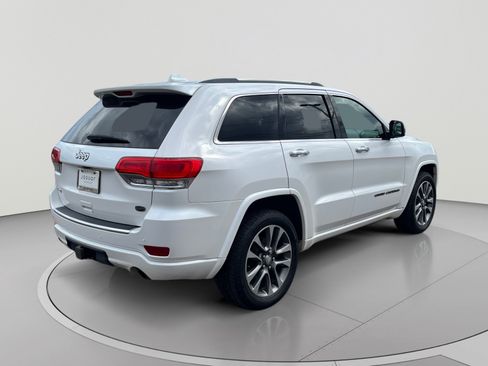 Used 2017 Jeep Grand Cherokee Overland AWD/4WD image 5