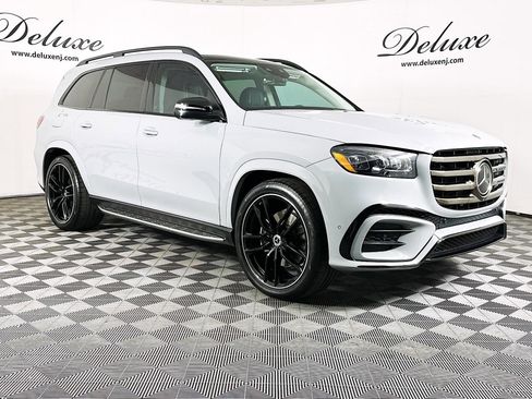 Used 2024 Mercedes-Benz GLS 580 4MATIC image 1
