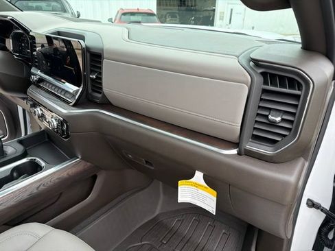 New 2026 GMC Sierra 1500 SLT w/ SLT Premium Plus Package AWD/4WD image 32
