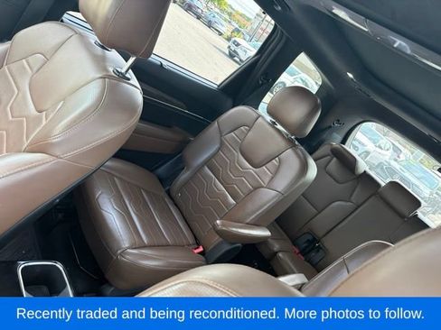 Used 2020 Kia Telluride SX w/ SX Prestige Package AWD/4WD image 4