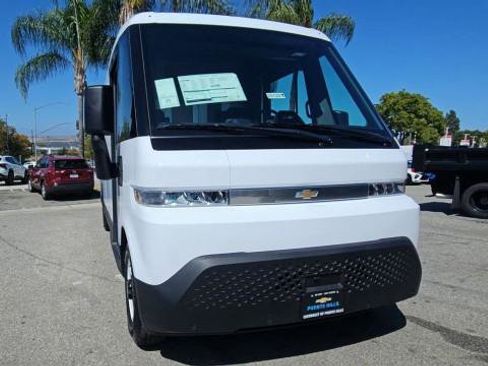 New 2025 Chevrolet Brightdrop 600 FWD image 3