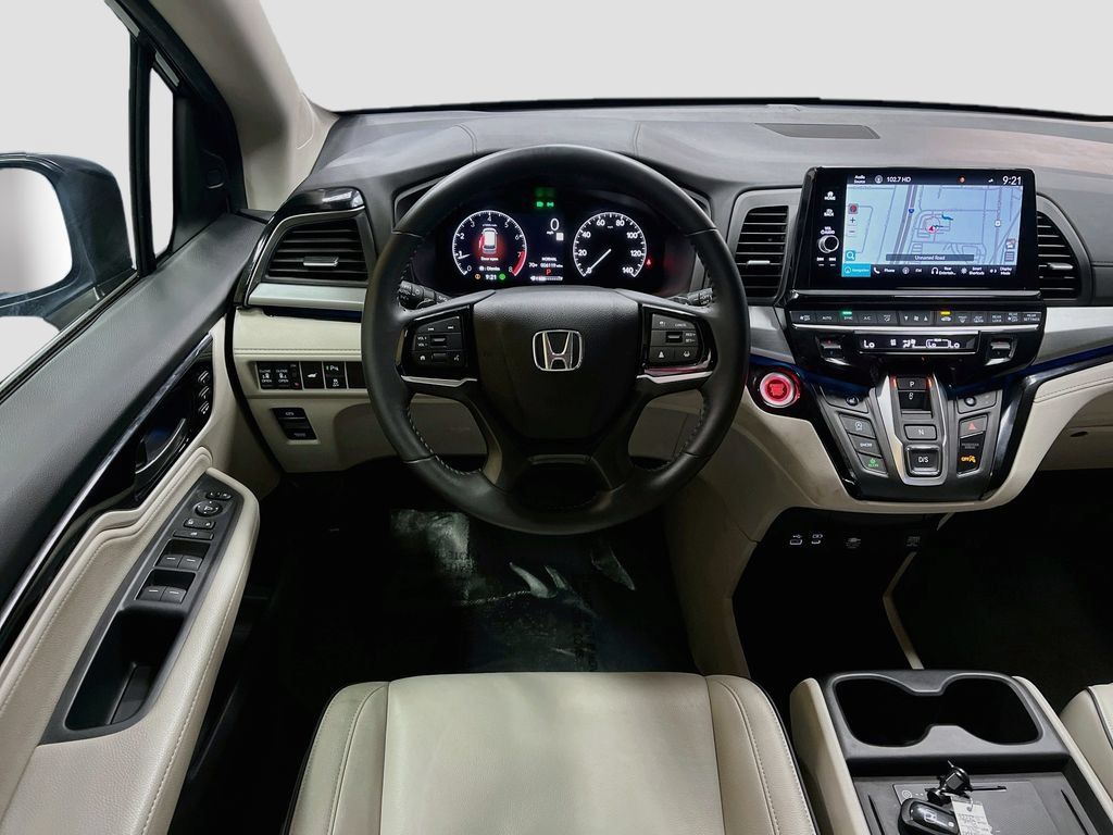 Used 2025 Honda Odyssey Touring image 23