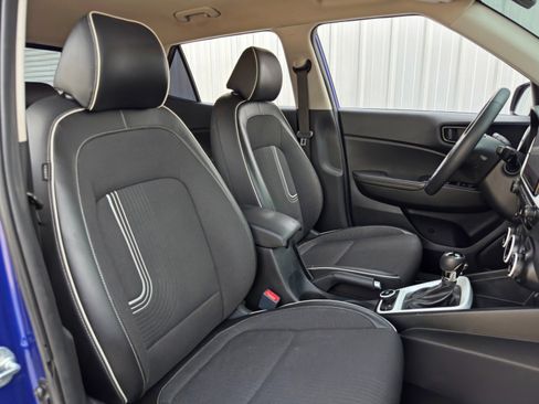 Used 2022 Hyundai Venue Limited w/ Cargo Package image 33