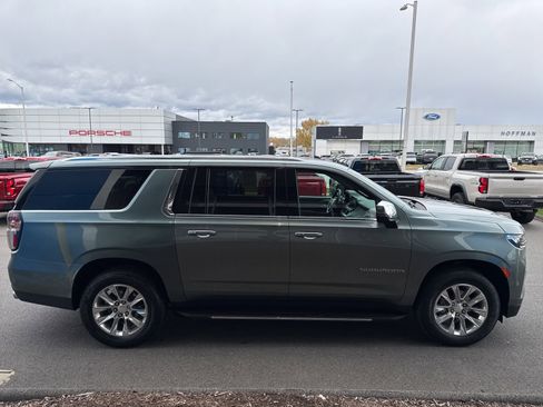 Used 2023 Chevrolet Suburban Premier image 5