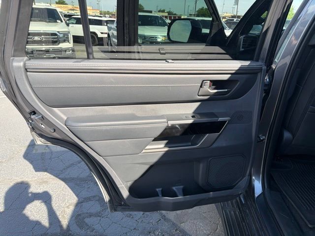 Used 2026 Toyota Sequoia Limited w/ Tow Technology Package AWD/4WD image 23