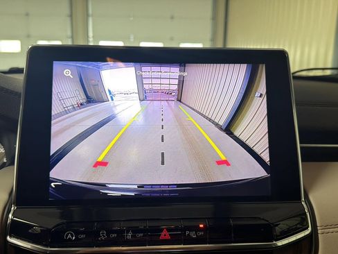 Used 2022 Jeep Compass Limited w/ Sun and Sound Group image 23