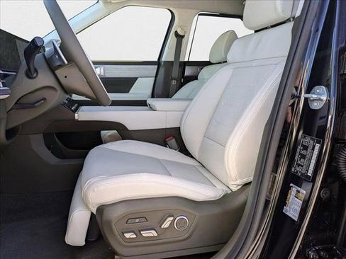 New 2025 Hyundai Santa Fe Calligraphy image 4