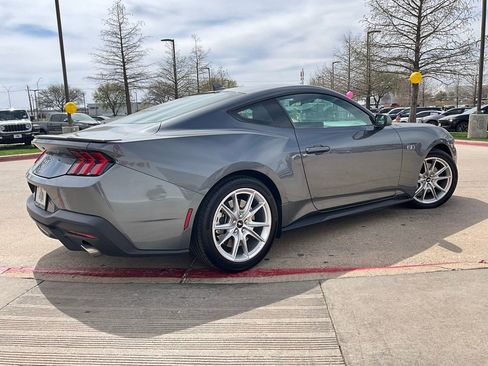 Used 2025 Ford Mustang GT Premium image 6