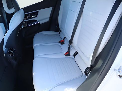 Used 2026 Mercedes-Benz GLC 300 4MATIC image 25