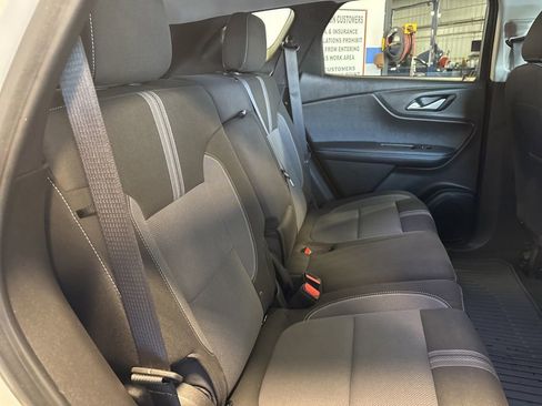 Used 2025 Chevrolet Blazer LT w/ Convenience Package AWD/4WD image 28
